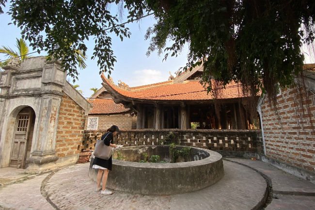 Duong lam ancient village tour