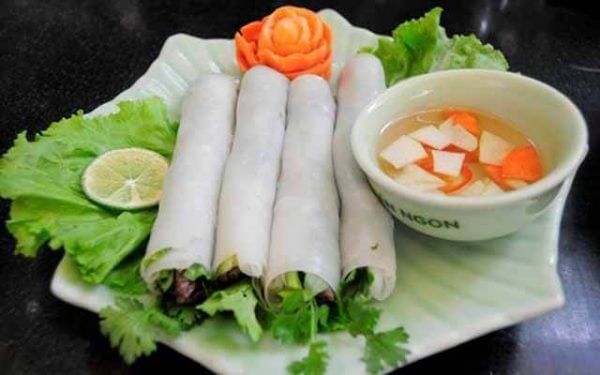 PHO-ROLLS-WITH-BEEF